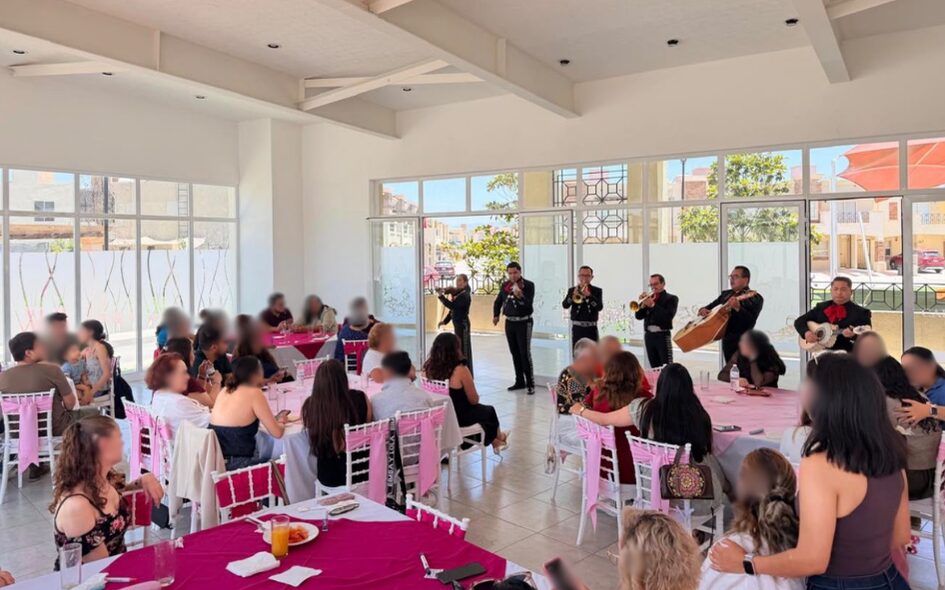 Evento social en salón del residencial